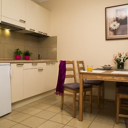 Apartamenty Tww Ochota Varşovia Exterior foto