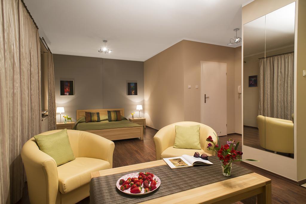 Apartamenty Tww Ochota Varşovia Exterior foto
