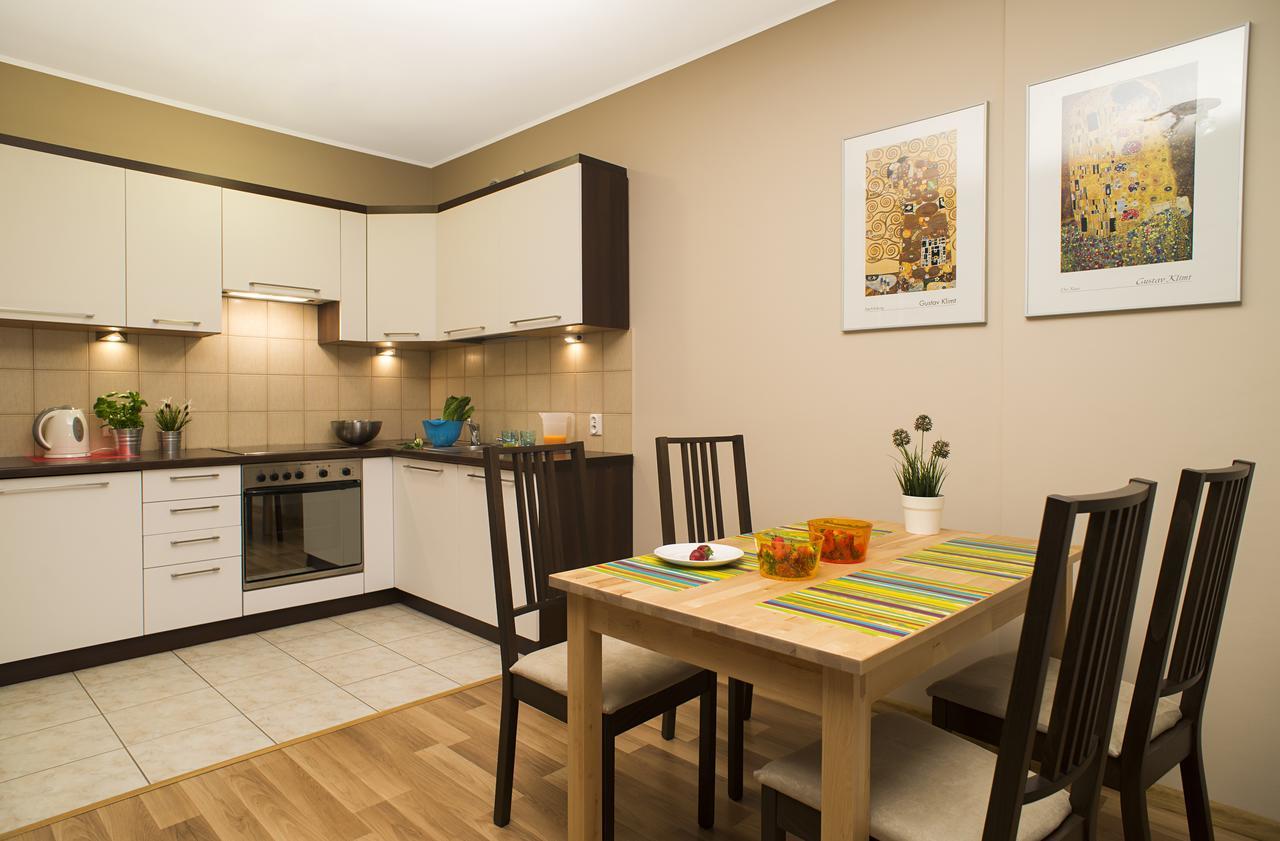 Apartamenty Tww Ochota Varşovia Exterior foto