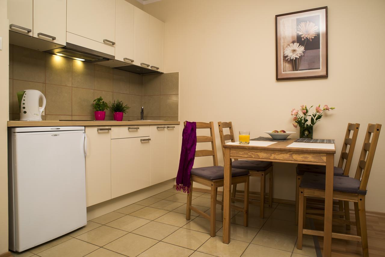 Apartamenty Tww Ochota Varşovia Exterior foto