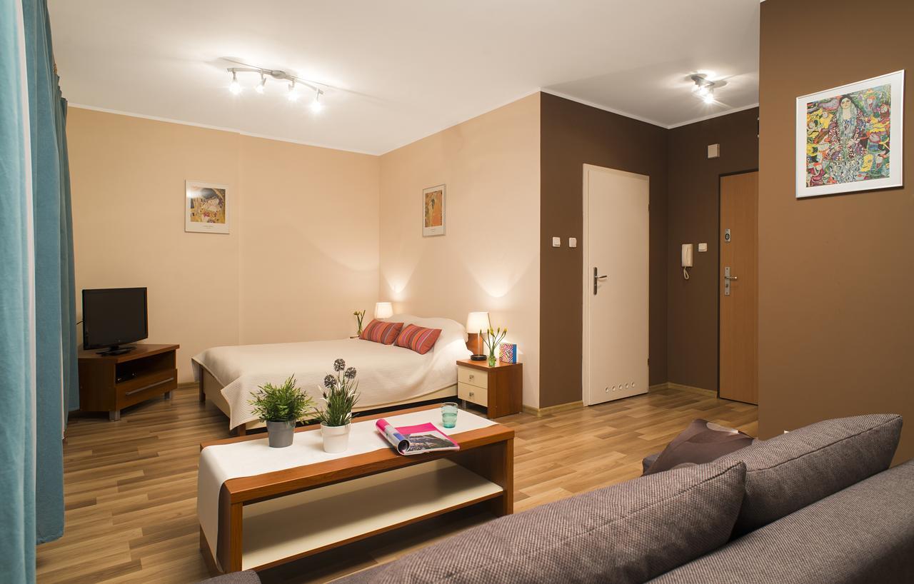 Apartamenty Tww Ochota Varşovia Exterior foto