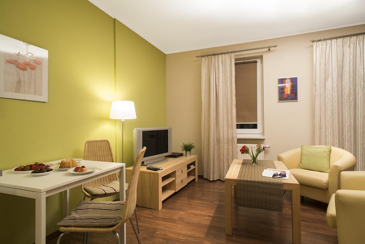 Apartamenty Tww Ochota Varşovia Exterior foto