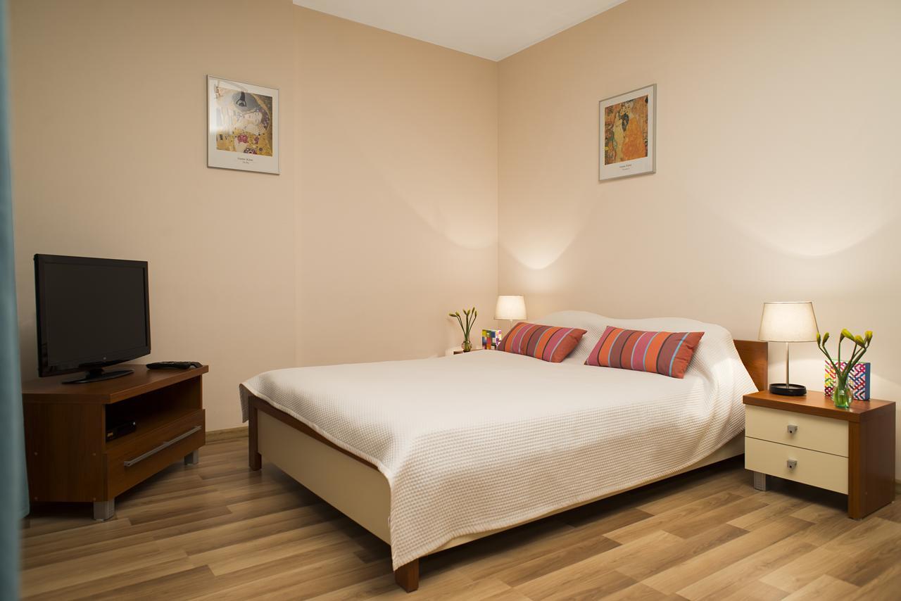 Apartamenty Tww Ochota Varşovia Exterior foto