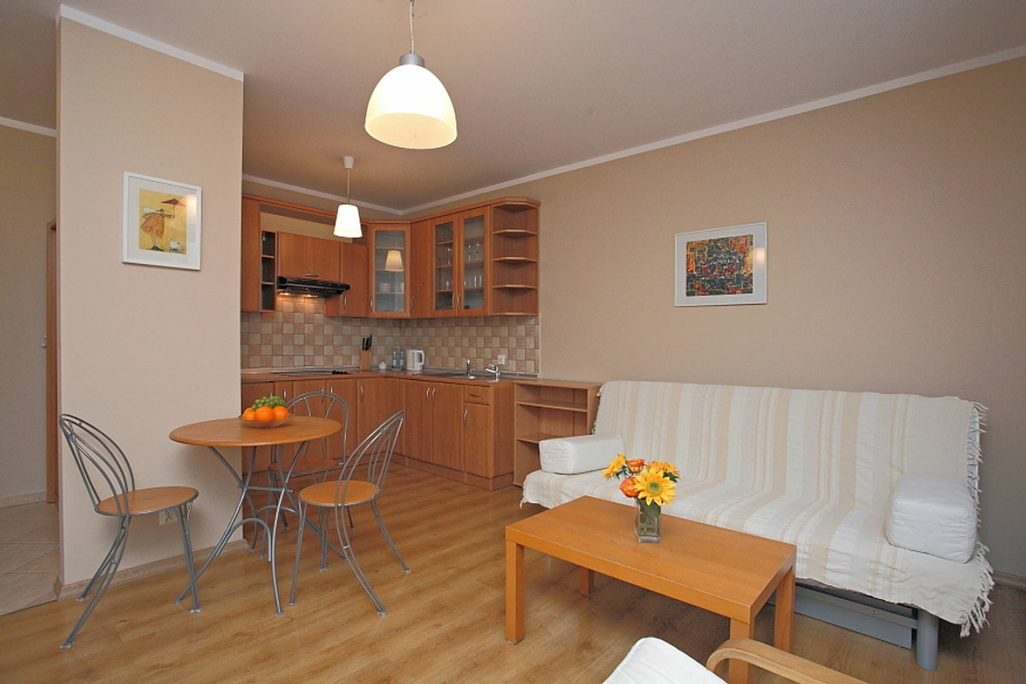 Apartamenty Tww Ochota Varşovia Exterior foto